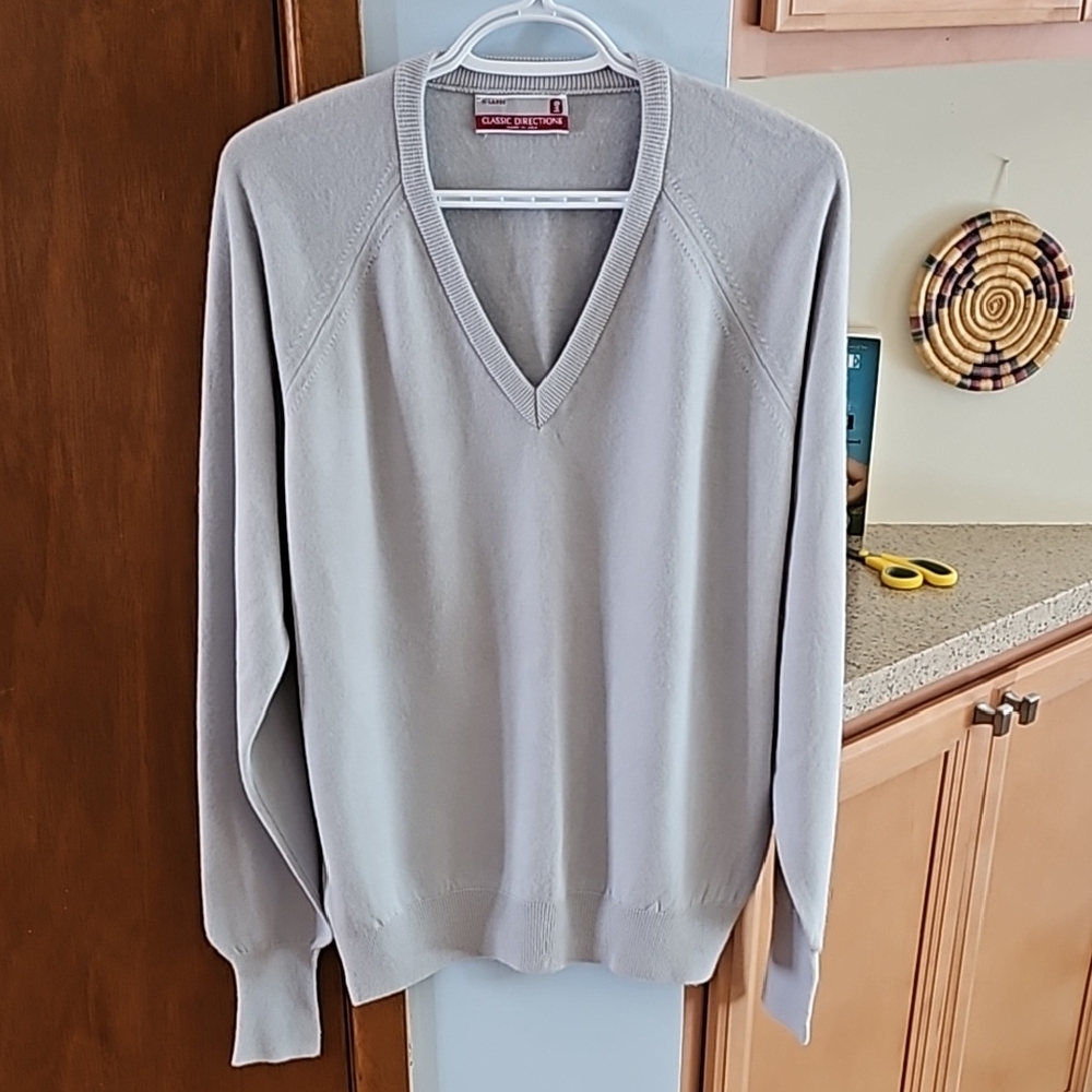 Vintage V-Neck Sweater - Light Gray